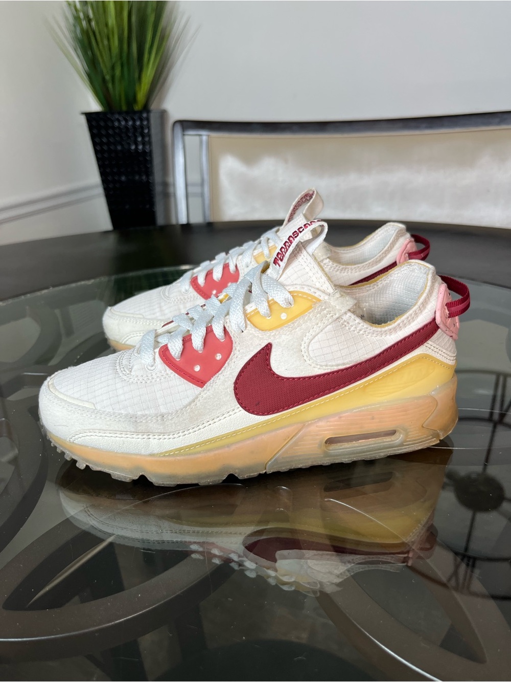 Nike Womens Air Max
90 Terrascape
White Running Shoes
Sneakers Sz 8.5
